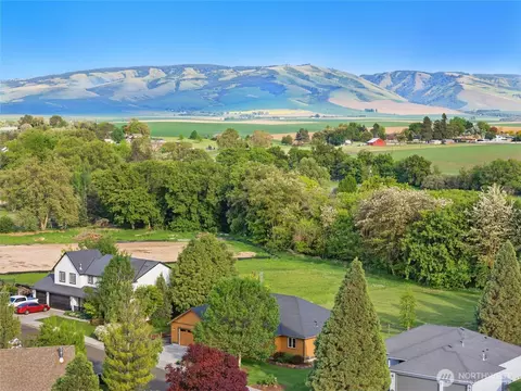 View/Area - 52 Buttonquail Ln, Walla Walla, WA 99362 photo 6 of 6