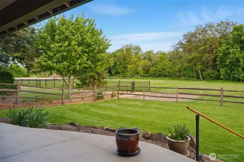 Exterior - 52 Buttonquail Ln, Walla Walla, WA 99362 photo 3 of 8