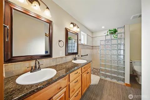 Bath - 52 Buttonquail Ln, Walla Walla, WA 99362 photo 1 of 2