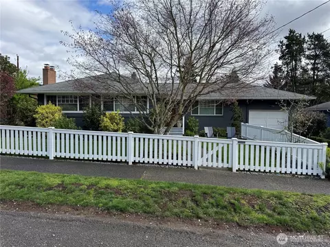 6230 54th Ave NE, Seattle, WA 98115