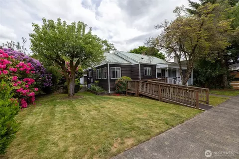1122 G St, Centralia, WA 98531