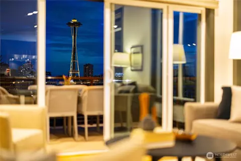 564 Ward St #A, Seattle, WA 98109