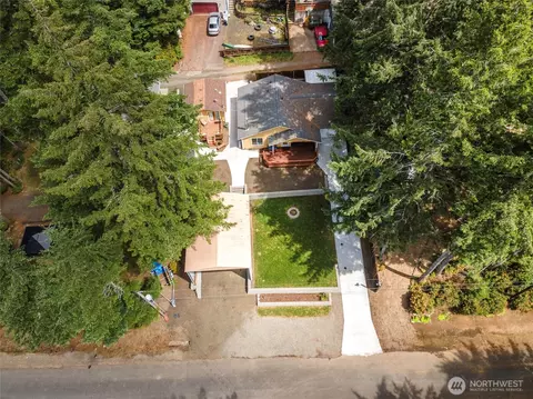 View/Area - 320 E Lakeview Dr, Grapeview, WA 98546 photo 2 of 7