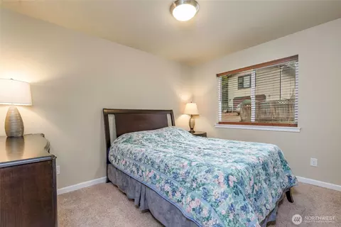Bedroom - 320 E Lakeview Dr, Grapeview, WA 98546 photo 1 of 3