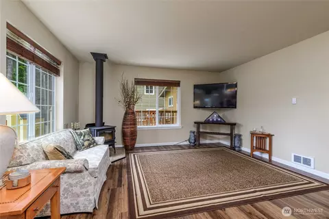 Living - 320 E Lakeview Dr, Grapeview, WA 98546 photo 1 of 2