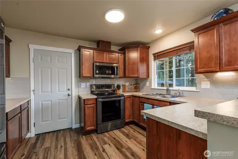 Kitchen - 320 E Lakeview Dr, Grapeview, WA 98546 photo 1 of 2