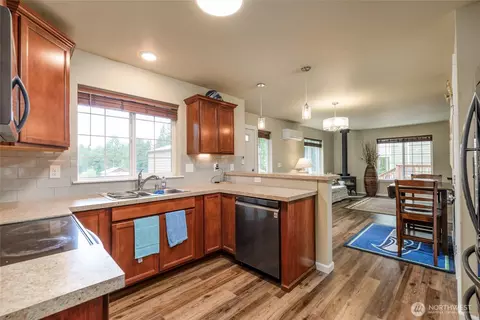 Kitchen - 320 E Lakeview Dr, Grapeview, WA 98546 photo 2 of 2