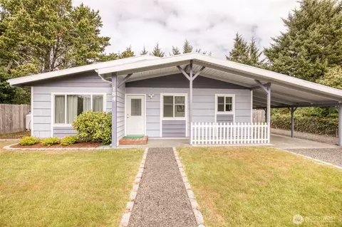 184 Frigate St NW, Ocean Shores, WA 98569