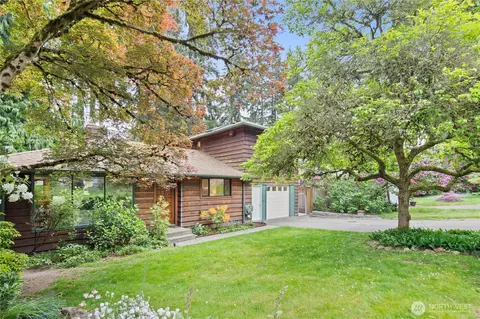 16044 33rd Ave NE, Lake Forest Park, WA 98155