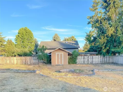 Exterior - 301 Seattle St E, Rainier, WA 98576 photo 4 of 5