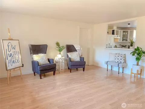 Living - 301 Seattle St E, Rainier, WA 98576 photo 2 of 2