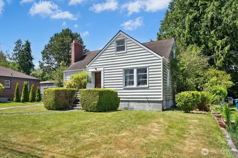 8711 28th Ave NW, Seattle, WA 98117
