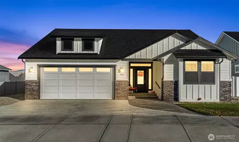 985 Spring Mountain Dr, Wenatchee, WA 98801