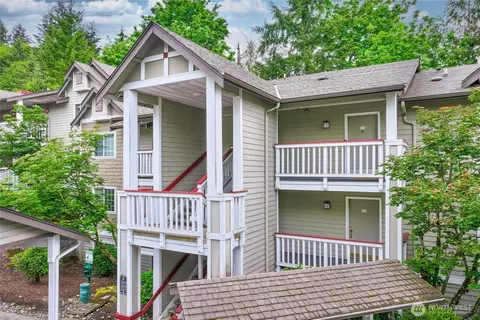 18505 SE Newport Way #A203, Issaquah, WA 98027