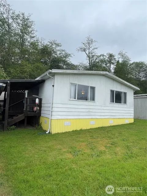 1050 Howard St #10, Raymond, WA 98577