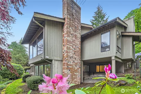 14323 SE 49th St, Bellevue, WA 98006