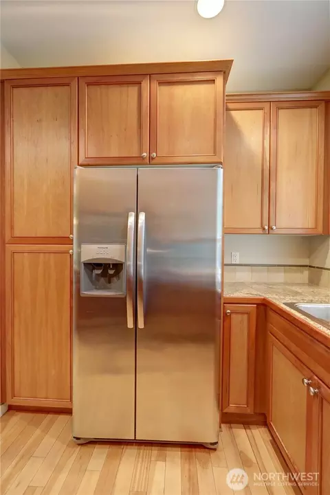 Kitchen - 14825 10th Ave SE, Mill Creek, WA 98012 photo 3 of 4