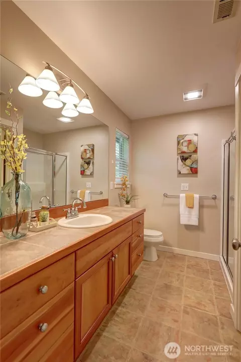 Bath - 14825 10th Ave SE, Mill Creek, WA 98012 photo 3 of 3