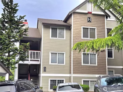 18501 SE Newport Way #H335, Issaquah, WA 98027