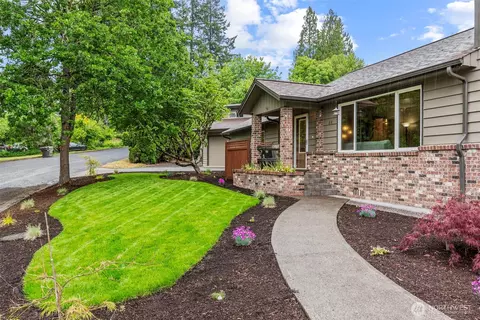 Exterior - 58 Pacific Pl, Longview, WA 98632 photo 4 of 9