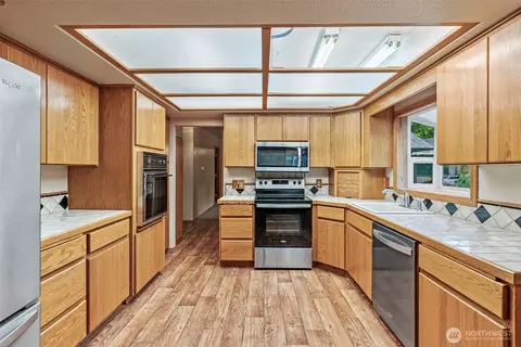 Kitchen - 58 Pacific Pl, Longview, WA 98632 photo 1 of 3