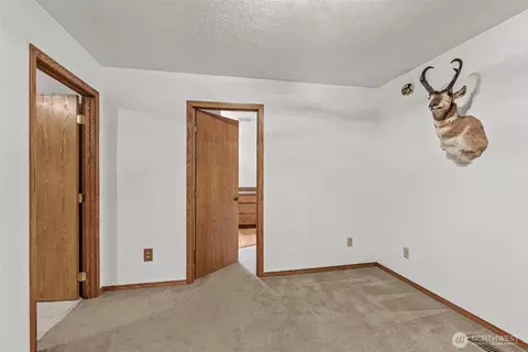 Bedroom - 58 Pacific Pl, Longview, WA 98632 photo 4 of 8
