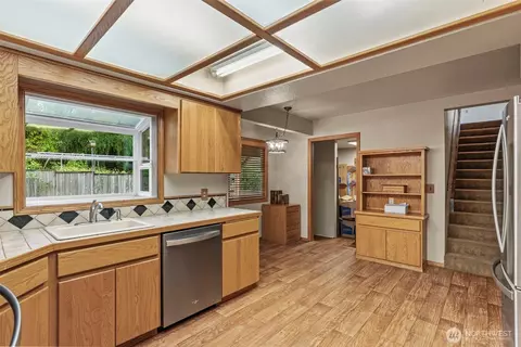 Kitchen - 58 Pacific Pl, Longview, WA 98632 photo 3 of 3