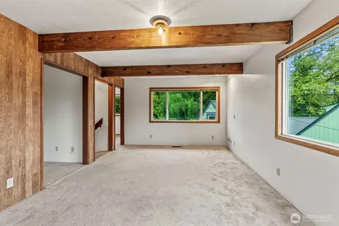 Living - 58 Pacific Pl, Longview, WA 98632 photo 4 of 4