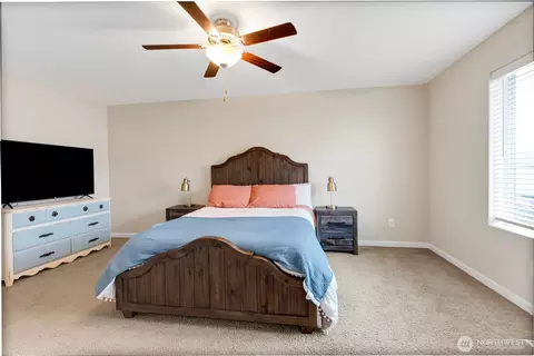 Bedroom - 1003 Petersen Dr E, Enumclaw, WA 98022 photo 2 of 3