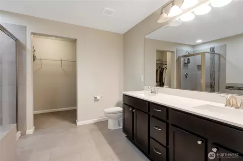 Bath - 1003 Petersen Dr E, Enumclaw, WA 98022 photo 3 of 4