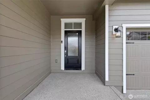 Entry Way - 1003 Petersen Dr E, Enumclaw, WA 98022 photo 1 of 1