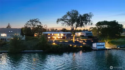 718 S Gaylord Pl, Moses Lake, WA 98837