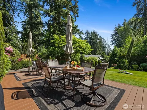 Exterior - 22427 Meridian Ave S, Bothell, WA 98021 photo 6 of 15