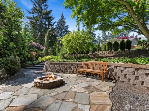 Exterior - 22427 Meridian Ave S, Bothell, WA 98021 photo 10 of 15