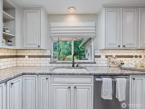 Kitchen - 22427 Meridian Ave S, Bothell, WA 98021 photo 4 of 4