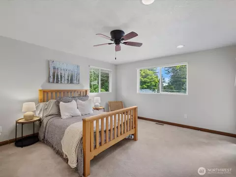 Bedroom - 22427 Meridian Ave S, Bothell, WA 98021 photo 2 of 3
