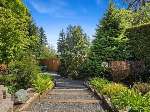 Exterior - 22427 Meridian Ave S, Bothell, WA 98021 photo 9 of 15