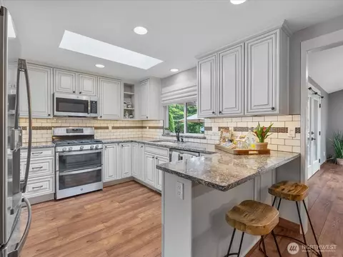 Kitchen - 22427 Meridian Ave S, Bothell, WA 98021 photo 1 of 4