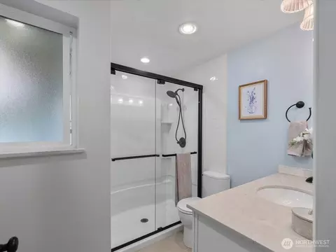 Bath - 22427 Meridian Ave S, Bothell, WA 98021 photo 1 of 3
