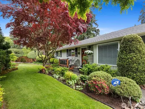 22427 Meridian Ave S, Bothell, WA 98021