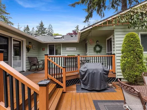 Exterior - 22427 Meridian Ave S, Bothell, WA 98021 photo 5 of 15