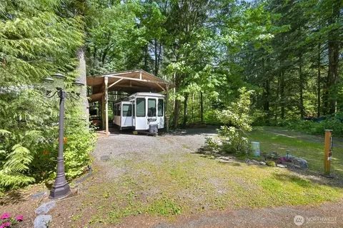 3030 Tower Rd, Maple Falls, WA 98266