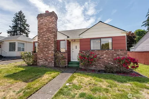 1320 E 4th St, Port Angeles, WA 98362