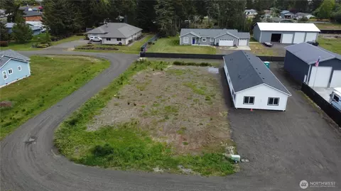 1302 S Melbourne Ct, Westport, WA 98595