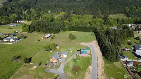 165 Dryad Ln, Castle Rock, WA 98611