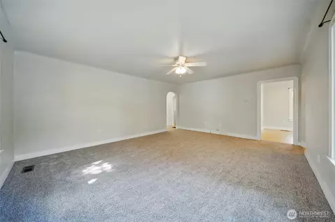 Living - 809 E Alder St, Walla Walla, WA 99362 photo 3 of 4