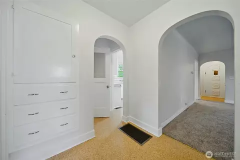 Entry Way - 809 E Alder St, Walla Walla, WA 99362 photo 3 of 5