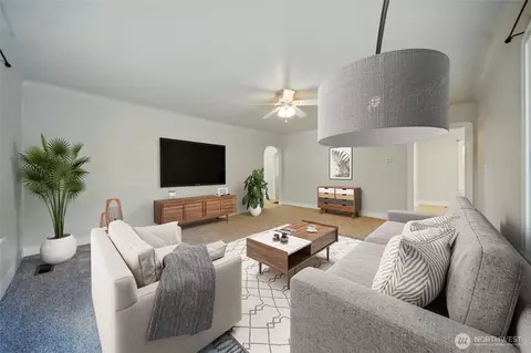Living - 809 E Alder St, Walla Walla, WA 99362 photo 4 of 4