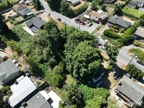 12240 Occidental Ave S, Burien, WA 98168