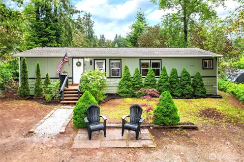 70 NE Pegleg Ct, Belfair, WA 98528